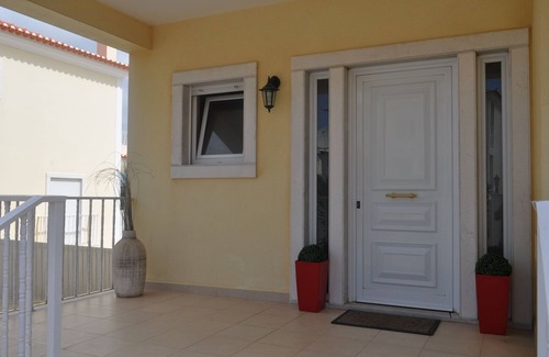 Ericeira Villa | Luxurious Villa With Private Pool, Cable TV, free WIFI, Full Size Pool Table