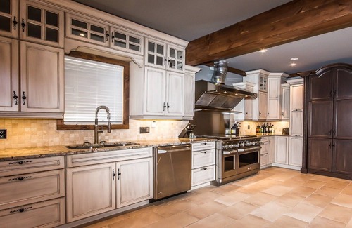 Skead Ski Chalet | Luxurious Waterfront Log Home Vacation. Fishing/Beach. Disconnect to Reconnect!