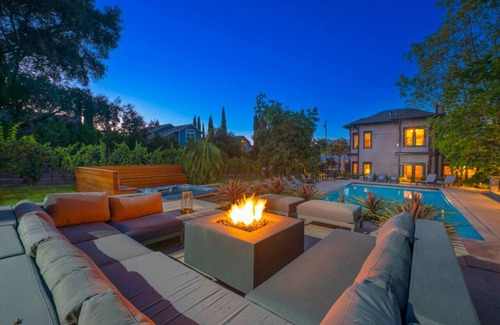 Geyserville House | Luxurious Wine Country Estate