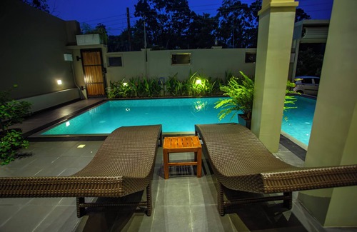 Ambalangoda Villa | luxuroius villa in hikkaduwa with 5 bedrooms and for 10 adults
