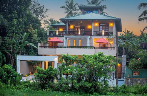 Ambalangoda Villa | luxuroius villa in hikkaduwa with 5 bedrooms and for 10 adults