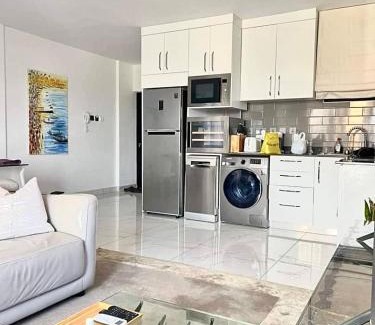 Labone Apartment | Luxury 1 bdrm Suite, Cantonments-Labone
