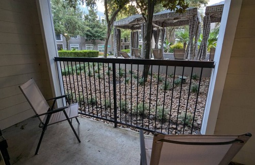 Nassau Bay Apartment | Luxury 1-Bed Apartment near Space Center Houston with gym, resort pool and more
