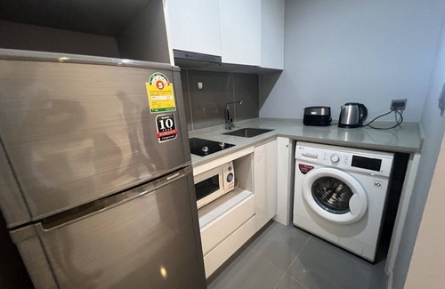 Ekkamai Condo | Luxury 1 Bedroom Convenient in Ekkamai