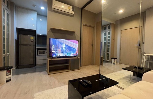 Ekkamai Condo | Luxury 1 Bedroom Convenient in Ekkamai