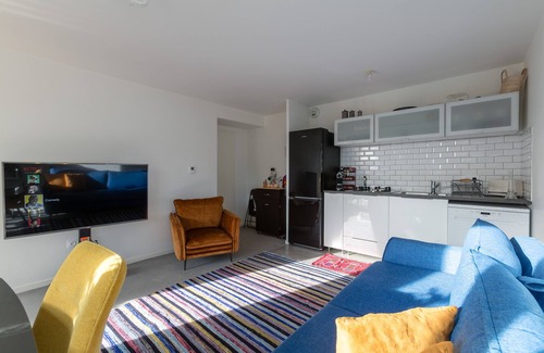 Vitry-sur-Seine Apartment | Luxury 10 Min from Notre Dame de Paris - Free Parking
