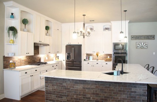 Aurora House | Luxury 11BR, 13Bath, 6500SFT, 26acre Ranch Resort with Game Rm, Pool - Sleeps 50