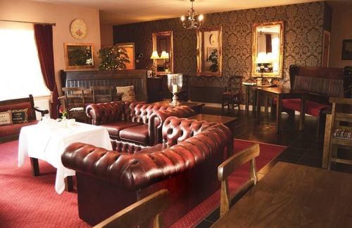 Lecemy House | Luxury 15-Bed Manor | Sleeps 30+ | All Ensuite Rooms