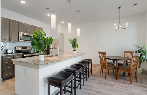 Stony Ridge North Apartment | Luxury 1BD/1BA Near The Airport 3888