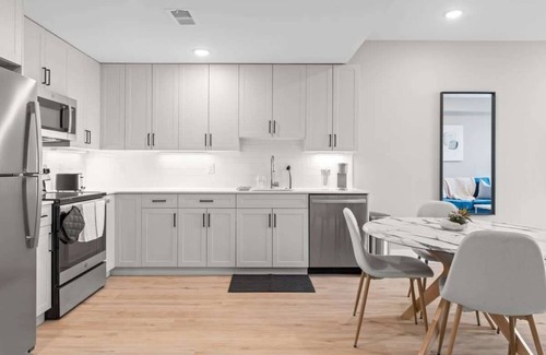 Northern Liberties Apartment | Luxury 1BD | 2 Beds | Northern Liberties