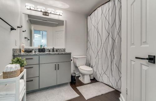 McNeil Apartment | Luxury 1Bedroom Apt with Pool
