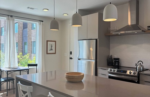 Inglewood Condo | Luxury 1BR/1BA, 12 Mins to Broadway