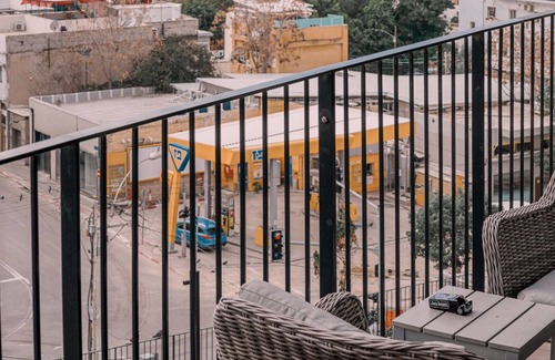 Neve Tzedek House | Luxury 1BR apartment with sea view and balcony
