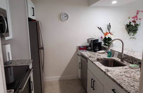 Sanibel Condo | LUXURY 1BR, GULF VIEW ON THE BEACH 930 SQFT; 276 5 STAR REVIEWS; SUMMER SPECIAL