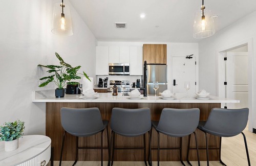 Everett Apartment | Luxury 1BR near Boston 3072