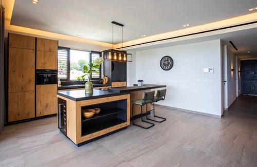 Sint Michiel Apartment | Luxury 2 BDR beachfront apartment at “The Shore” on Blue Bay Resort Curacao