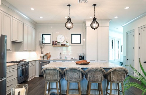 Mandeville House | Luxury 2 BDR home w/outdoor decks and dock on Bayou Castine.