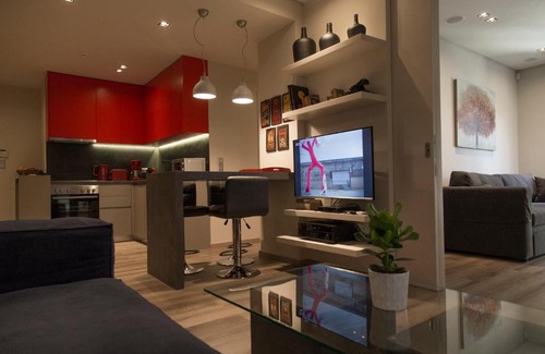 Kinosargous Apartment | Luxury 2 bdrm apartment 10' minutes walk from the Acropolis