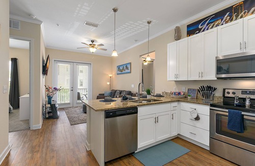 Southside Apartment | Luxury 2 Bed/2 Bath with Resort Style Amenities