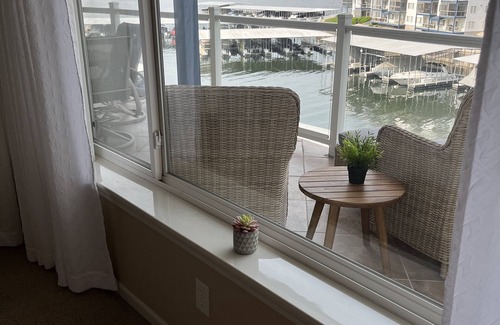Lake Ozark Condo | Luxury 2 Bed/2 Bath Lake Condo in Monarch Cove 2 MM, WALK-IN Unit w/Boat Slip