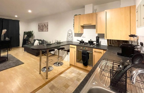 Coventry Apartment | Luxury 2 bed Apt-Free parking