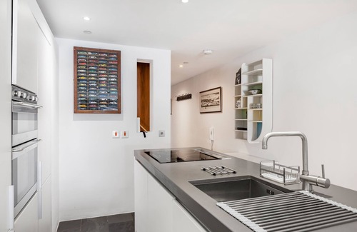 Plymouth Apartment | Luxury 2 bed Apt in historic Royal William Yard