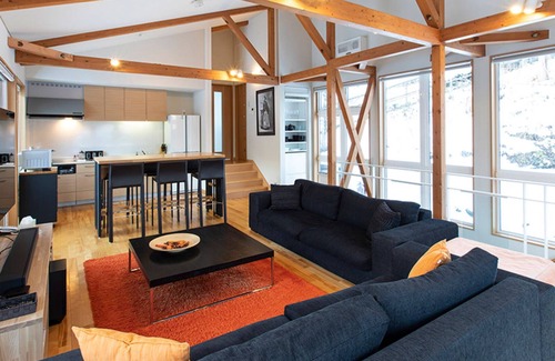Hirafu House | Luxury 2 Bed Ski Chalet with Hot tub, Niseko Chalet 1007