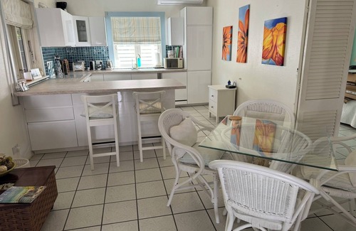 Jolly Harbour Villa | Luxury 2 Bedroom Villa 'Serenity' - Superb Deck and Garden - 3 mins South Beach