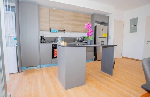 Marbella Apartment | Luxury 2 Bedroom apt with free parking and balcony