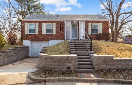 University City House | Luxury 2-bedroom home- near Delmar Loop/Forest Park