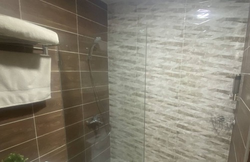Los Rios Condo | Luxury 2 beds apt. Pool+Gym. Near CIPLA and CCEP