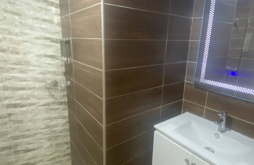 Los Rios Condo | Luxury 2 beds apt. Pool+Gym. Near CIPLA and CCEP