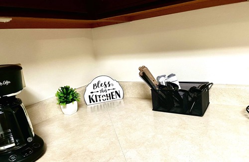 Mitchell Apartment | Luxury 2 BR Apt w/King Bed