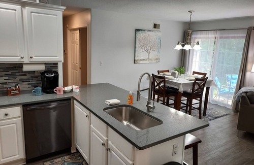 Manteno House | Luxury! 2 king beds and 2 full bathrooms