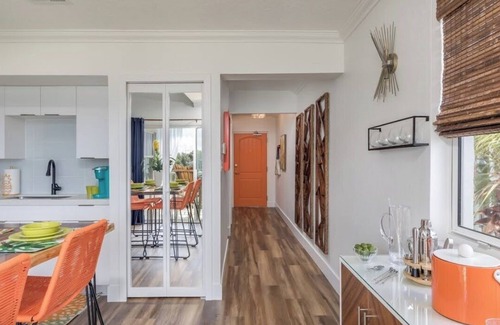Melbourne Condo | Luxury 2 story condo with 2 bedrooms and 2 balconies in tranquil Melbourne