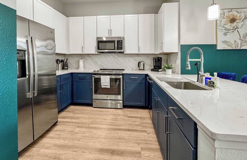 Deep Ellum Apartment | Luxury 2BD | Deep Ellum | Free Parking | Pool+Gym