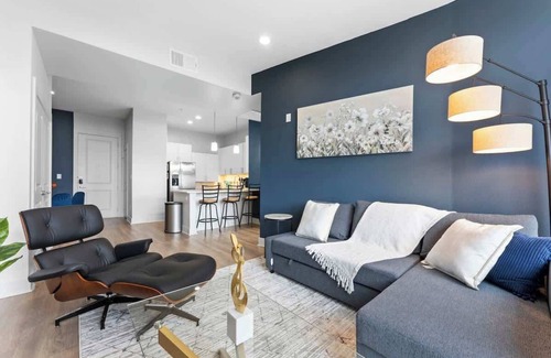 Deep Ellum Apartment | Luxury 2BD | DT Deep Ellum | 4 Beds | Free Parking