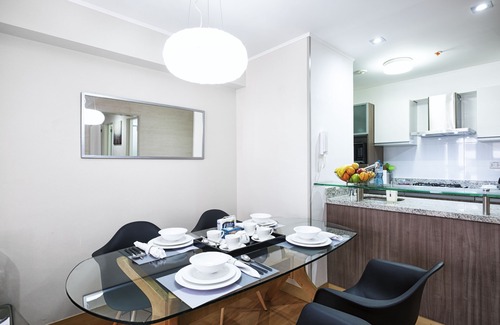 Miraflores Condo | Luxury 2BDR in Miraflores - UP1, A/C, Soundproof windows, Pool, BBQ