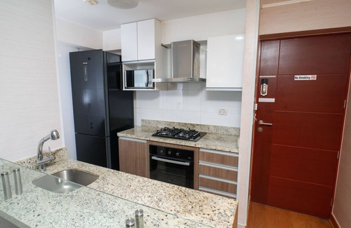 Miraflores Condo | Luxury 2BDR in Miraflores - UP1, A/C, Soundproof windows, Pool, BBQ