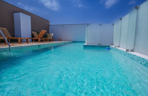 Miraflores Condo | Luxury 2BDR in Miraflores - UP2, A/C, Sound-proof windows, Pool, Gym, BBQ