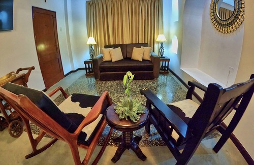 Chancay House | Luxury 2BR/2BA with Jacuzzi - 7 min walk to Ocean