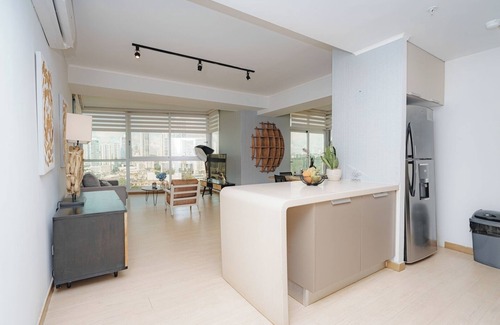 Tumba Vieja Apartment | Luxury 2BR Cityview apt, parking and balcony