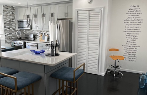 Greenville Apartment | Luxury 2BR: Prime Location, Clean Smart Home, NYC Access, Free Parking