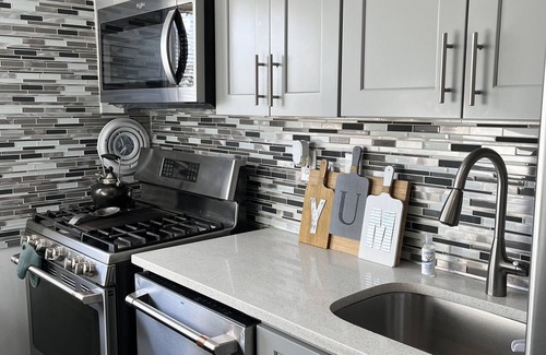 Greenville Apartment | Luxury 2BR: Prime Location, Clean Smart Home, NYC Access, Free Parking