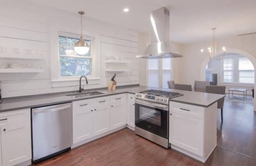 North University House | Luxury 3/2 Home Only Blocks From UT Campus