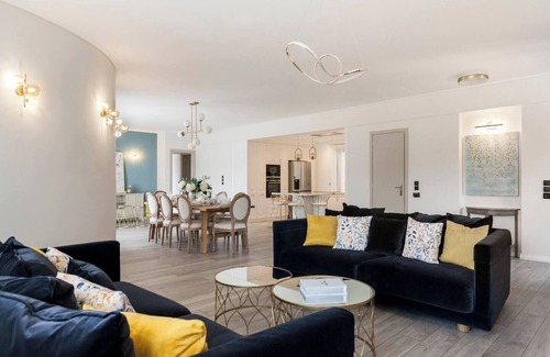 Glyfada Condo | Luxury 3-BD condo with 80sqm balcony in Glifada