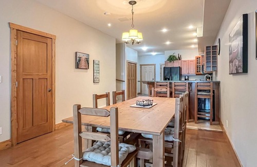 Okanagan-Similkameen House | LUXURY 3 Bd LAKEFRONT TOWNHOME-Views, Private Beach & Dock in Sunny Oyosoos!n