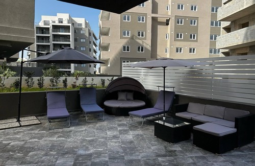 Qawra Apartment | Luxury 3-Bed Apt in Qawra–AC, WiFi & Private Pool! Your perfect getaway awaits!