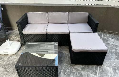 Qawra Apartment | Luxury 3-Bed Apt in Qawra–AC, WiFi & Private Pool! Your perfect getaway awaits!