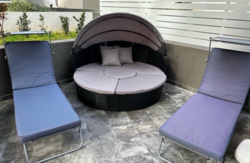 Qawra Apartment | Luxury 3-Bed Apt in Qawra–AC, WiFi & Private Pool! Your perfect getaway awaits!